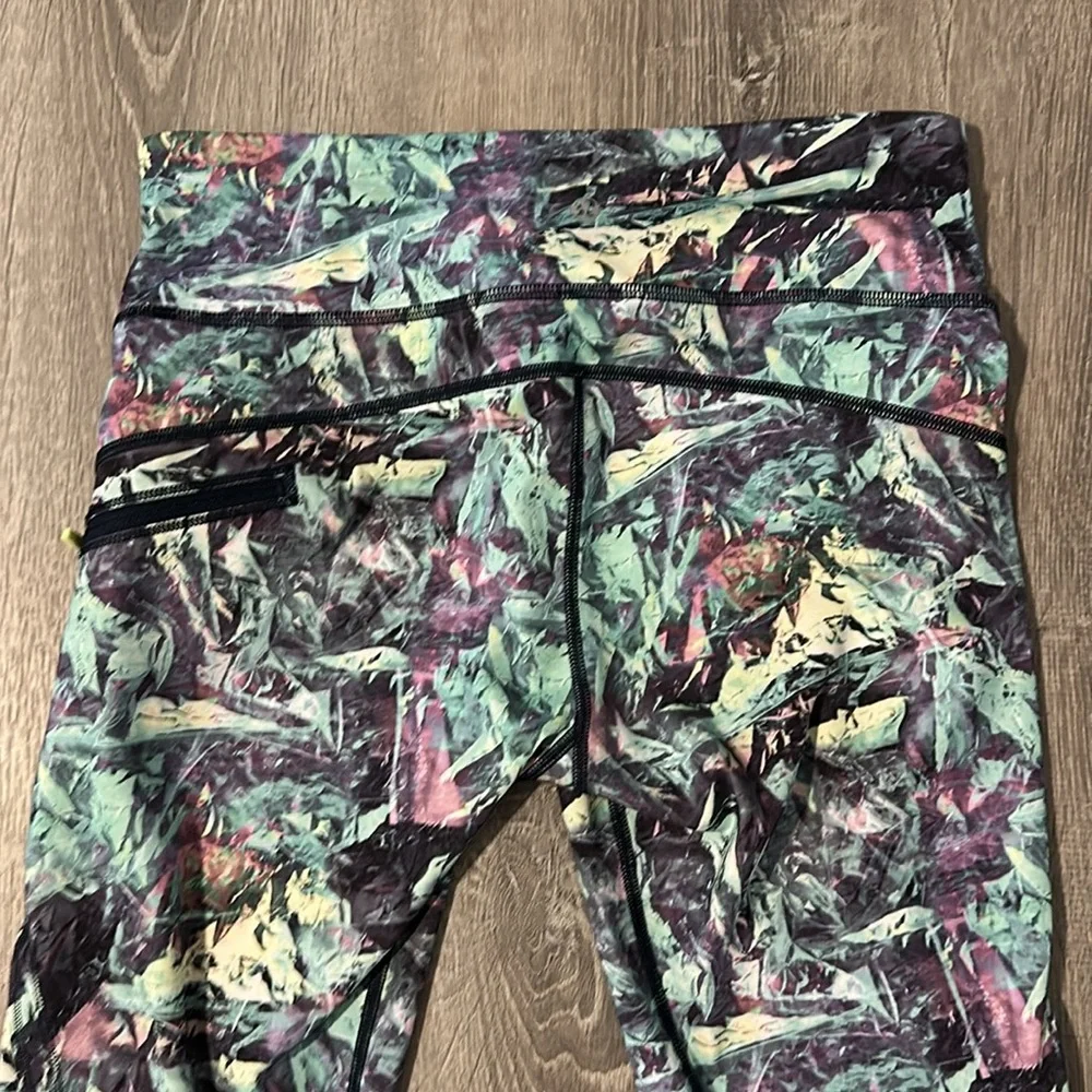 Lululemon Women's Sz 8 Run Top‎ Speed Athletic Workout Yoga Lounge Crop Leggings - Picture 6 of 14